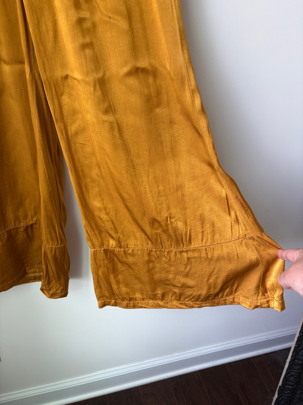 Silence + Noise Kara Satin Culotte Wide Leg Pants Mustard Gold Pull On Size M - Picture 5 of 11